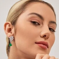 Brinco Beatrice esmeralda fusion ródio branco
