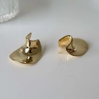 Brinco Paula torcido liso ouro