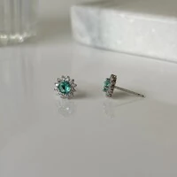Brinco Molly redondo zircônias esmeralda colombiana ródio branco