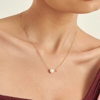 Colar pingente redondo pérola ouro