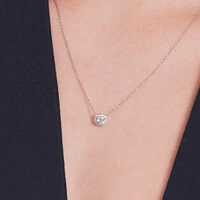 Colar solitário cravejado ponto de luz Moissanite 0.5ct prata 925 (5mm)