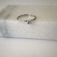 Anel solitário Doha zircônia branca prata 925