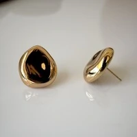 Brinco Vega orgânico liso ouro