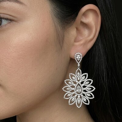 FotoBrinco luxo Clarice cravejado ródio branco