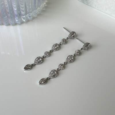 FotoBrinco Dinah gotas zircônia branca ródio branco