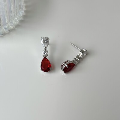 FotoBrinco Alice gotas zircônia vermelha ródio branco