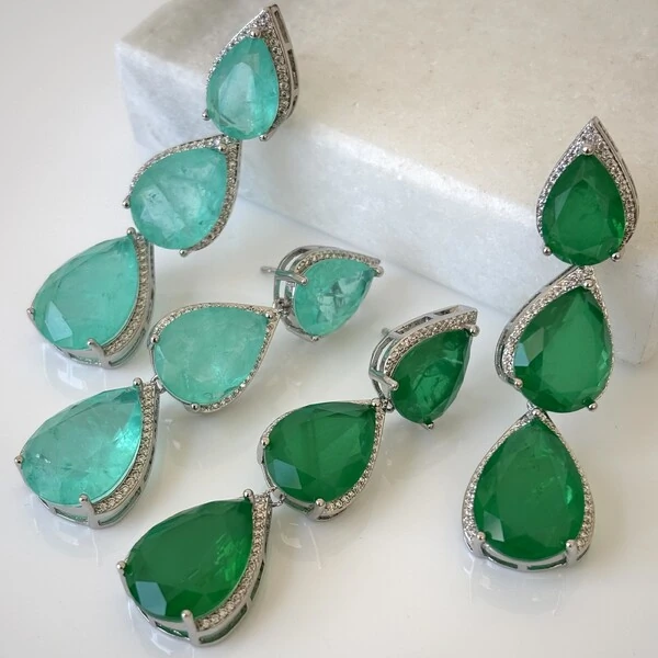 Brinco Malibu esmeralda colombiana fusion ródio branco