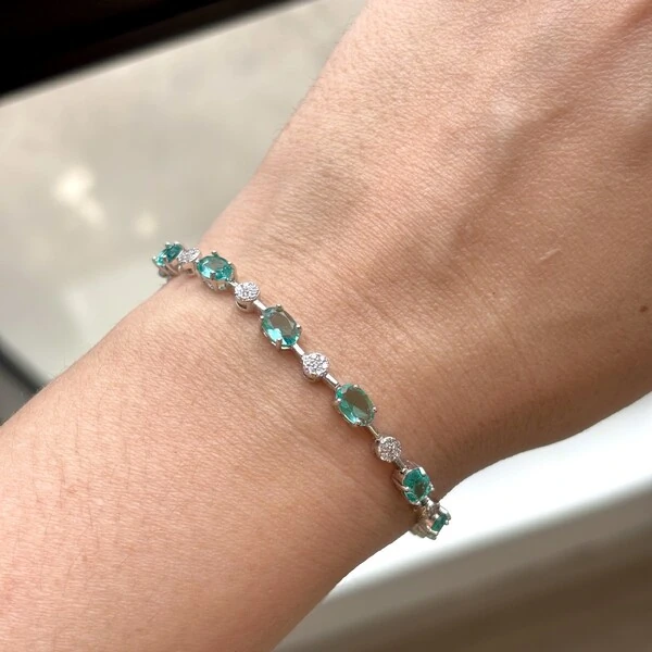 Pulseira riviera Anna zircônias esmeralda colombiana ródio branco