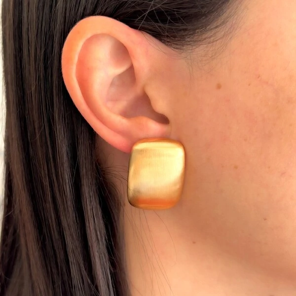 Brinco Miranda retangular acetinado ouro