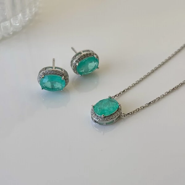 Colar Ellie oval esmeralda colombiana fusion prata 925