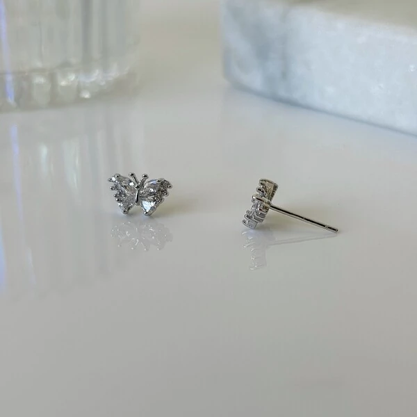 Brinco Pillar borboleta zircônias brancas prata 925