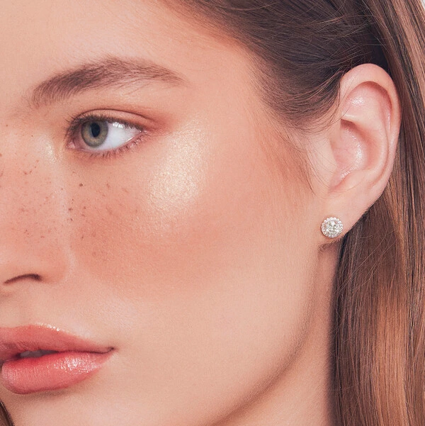 Brinco solitário cravejado ponto de luz Moissanite 0.5ct prata 925 (5mm)