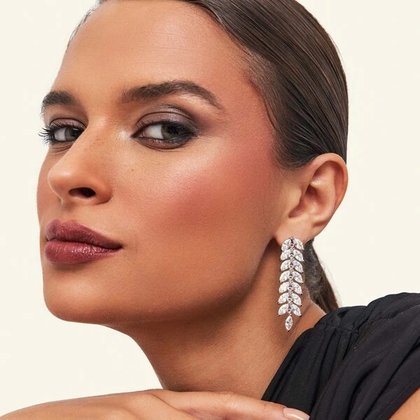 Brinco Euphoria zircônias brancas ródio branco