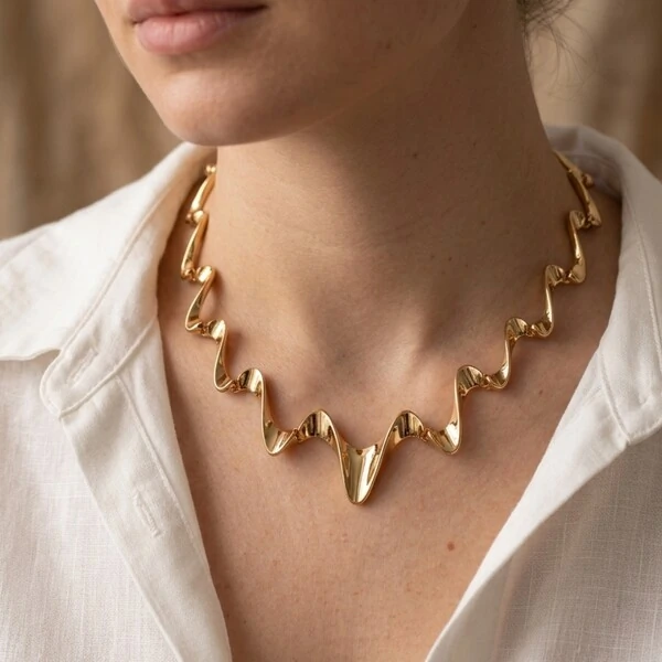 Colar Curves liso ouro