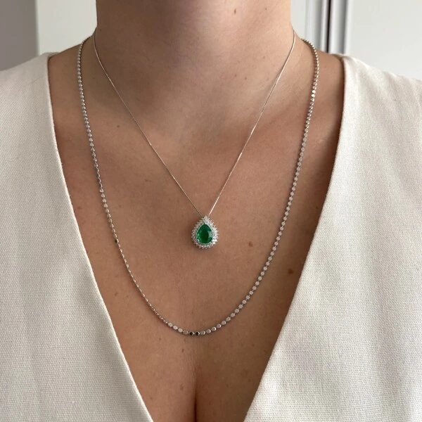 Colar gota Lauren esmeralda fusion ródio branco