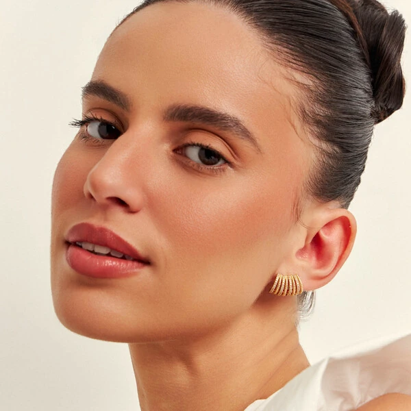 Brinco Milena cravejado zircônias ouro