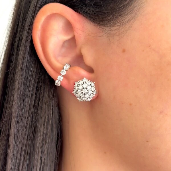 Brinco Eloise cravejado Moissanite prata 925