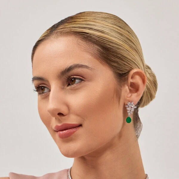 Brinco Beatrice esmeralda fusion ródio branco