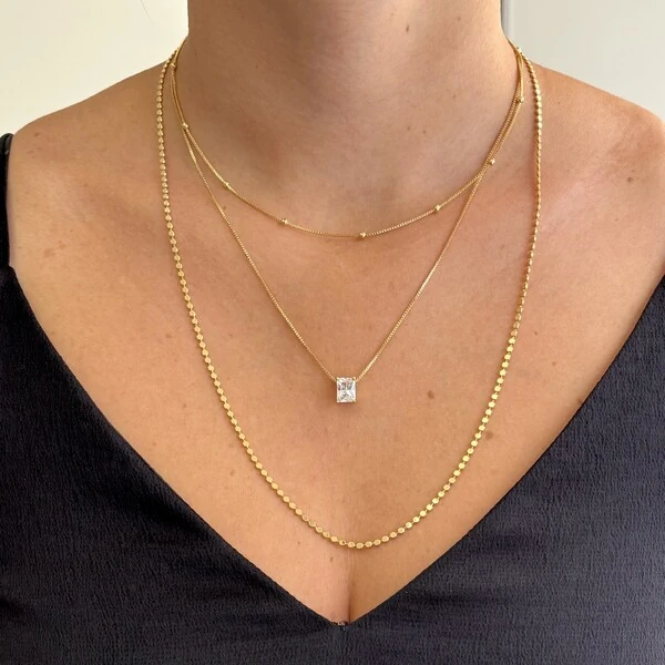 Colar Focus retângulo zircônia branca ouro