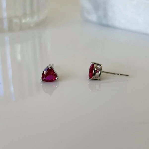 Brinco mini coração zircônia turmalina pink prata 925