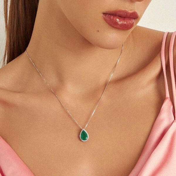 Colar gota Dubai esmeralda fusion ródio branco