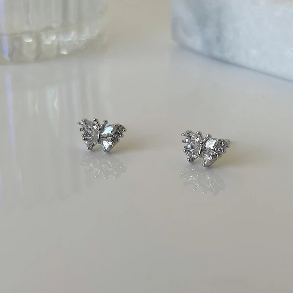 Brinco Pillar borboleta zircônias brancas prata 925