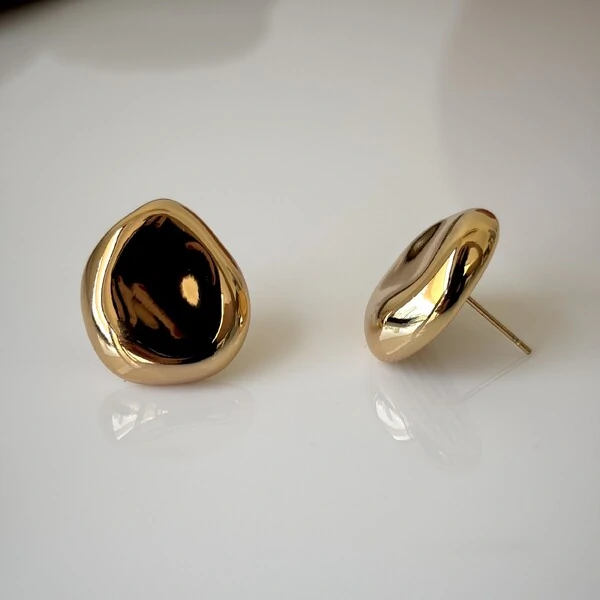 Brinco Vega orgânico liso ouro
