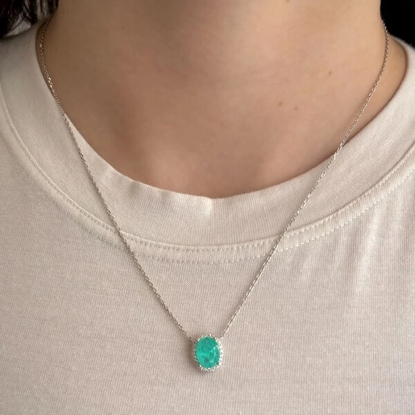Colar Ellie oval esmeralda colombiana fusion prata 925