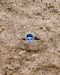 Anel Em Ouro 18k Com Tanzanita e Brilhantes