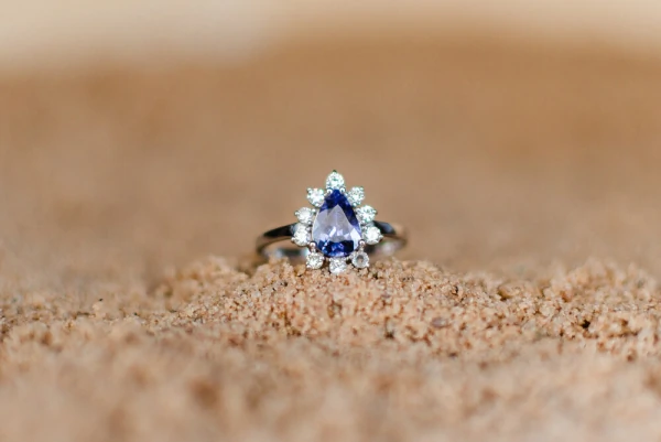 Anel Ouro 18k com Tanzanita e Brilhantes