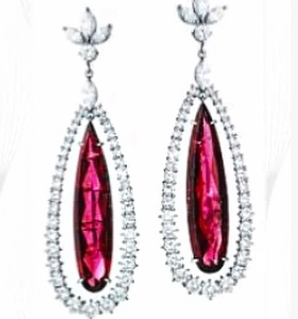 Brinco em Ouro Branco 18K com Brilhantes e Gota Rubilita