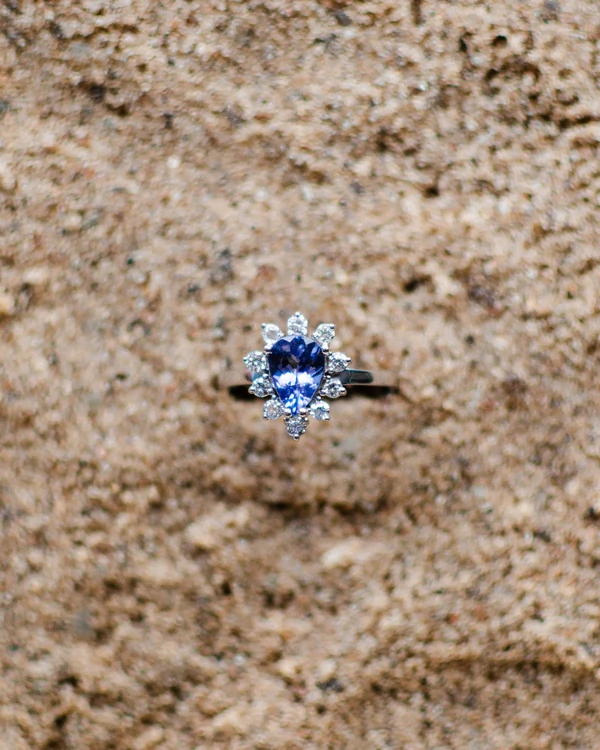 Anel Em Ouro 18k Com Tanzanita e Brilhantes