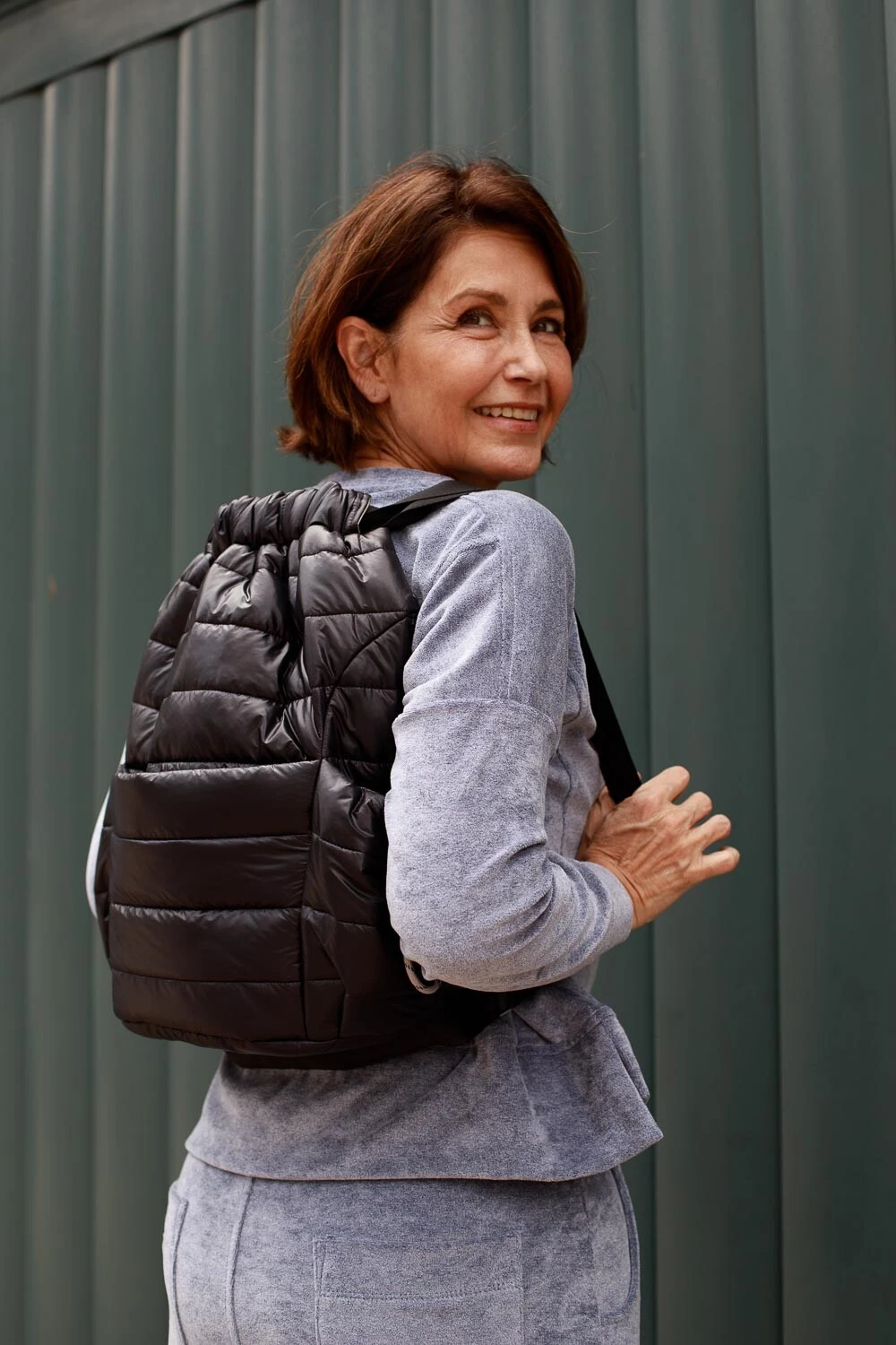 Foto Bolsa Mochila Puffer em nylon Preta