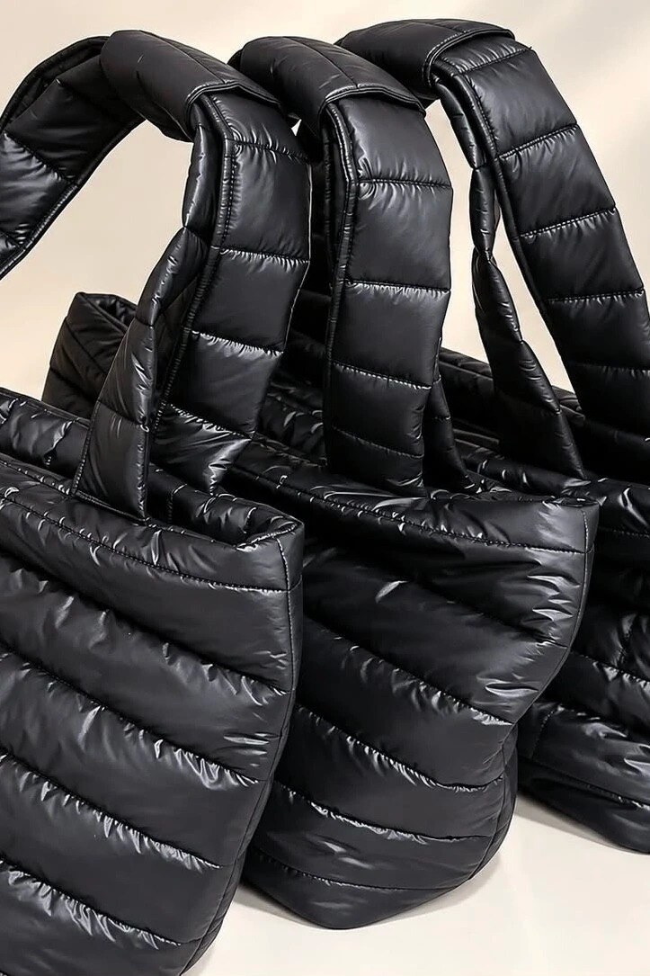 Foto Bolsa Tote Puffer em nylon Preta