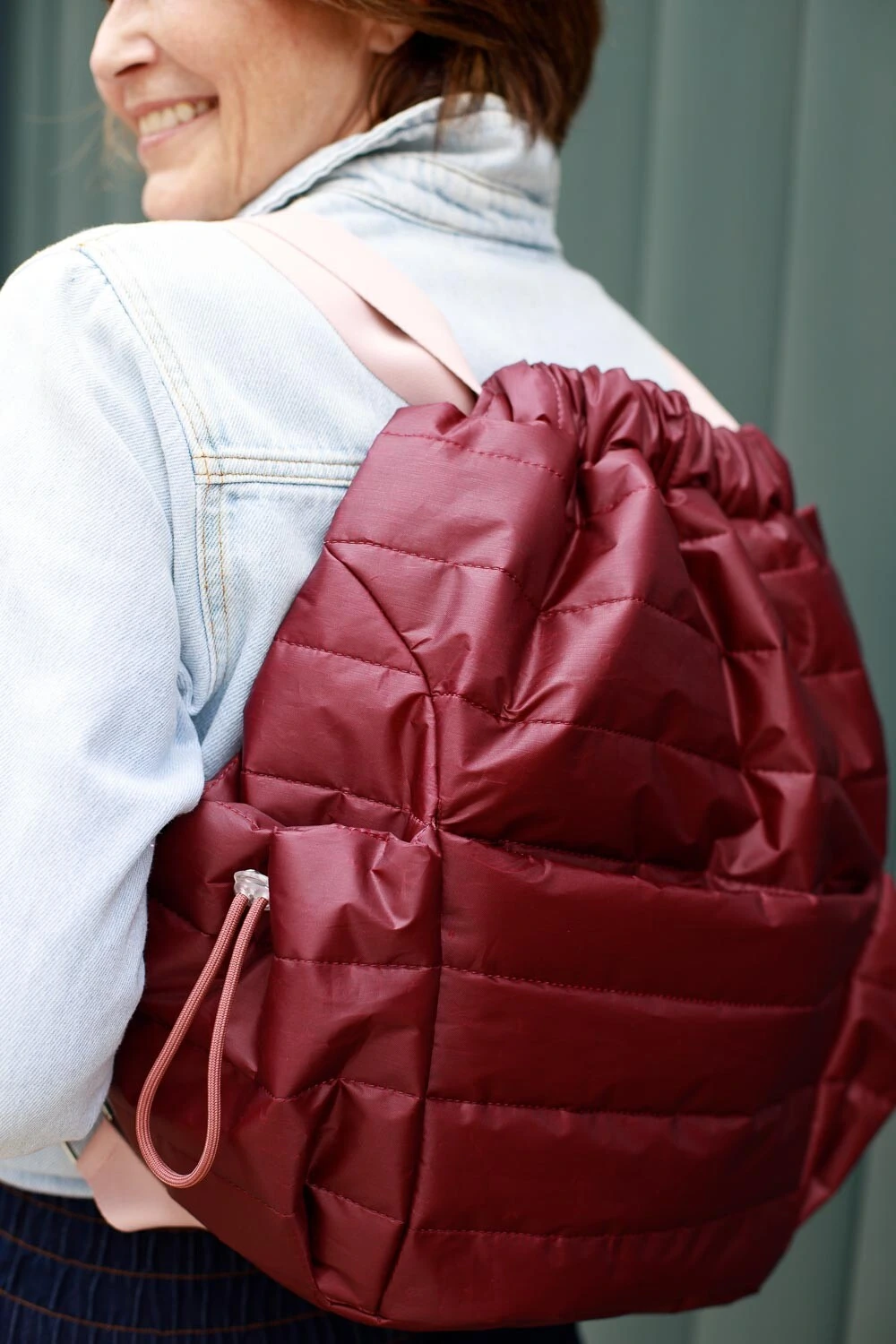 Foto Bolsa Mochila Puffer em nylon Bordô