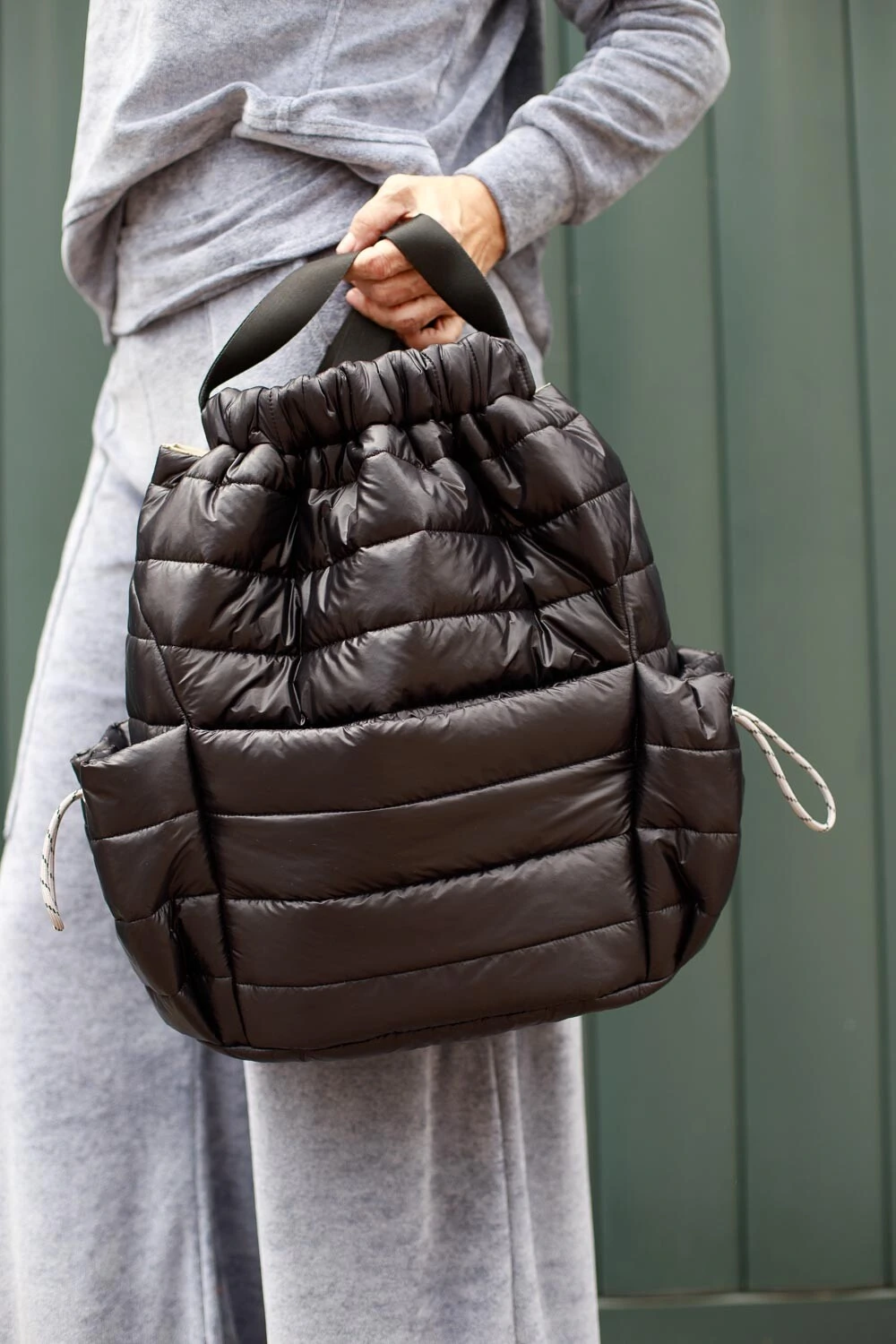 Foto Bolsa Mochila Puffer em nylon Preta