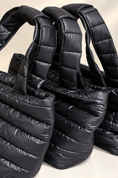 Foto Bolsa Tote Puffer em nylon Preta