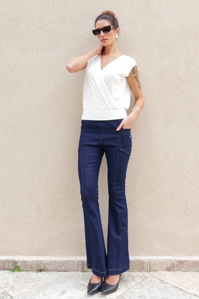 FotoCalça malha jeans flare Bebel