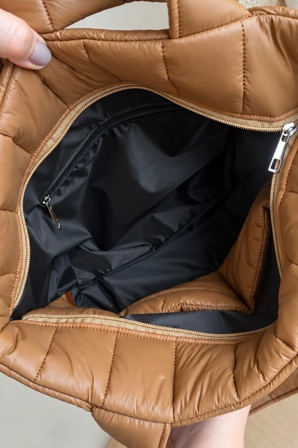 Bolsa Tote Puffer em nylon Caramelo