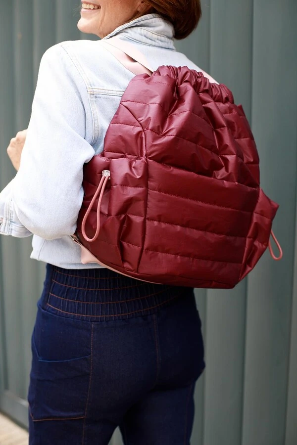 Bolsa Mochila Puffer em nylon Bordô