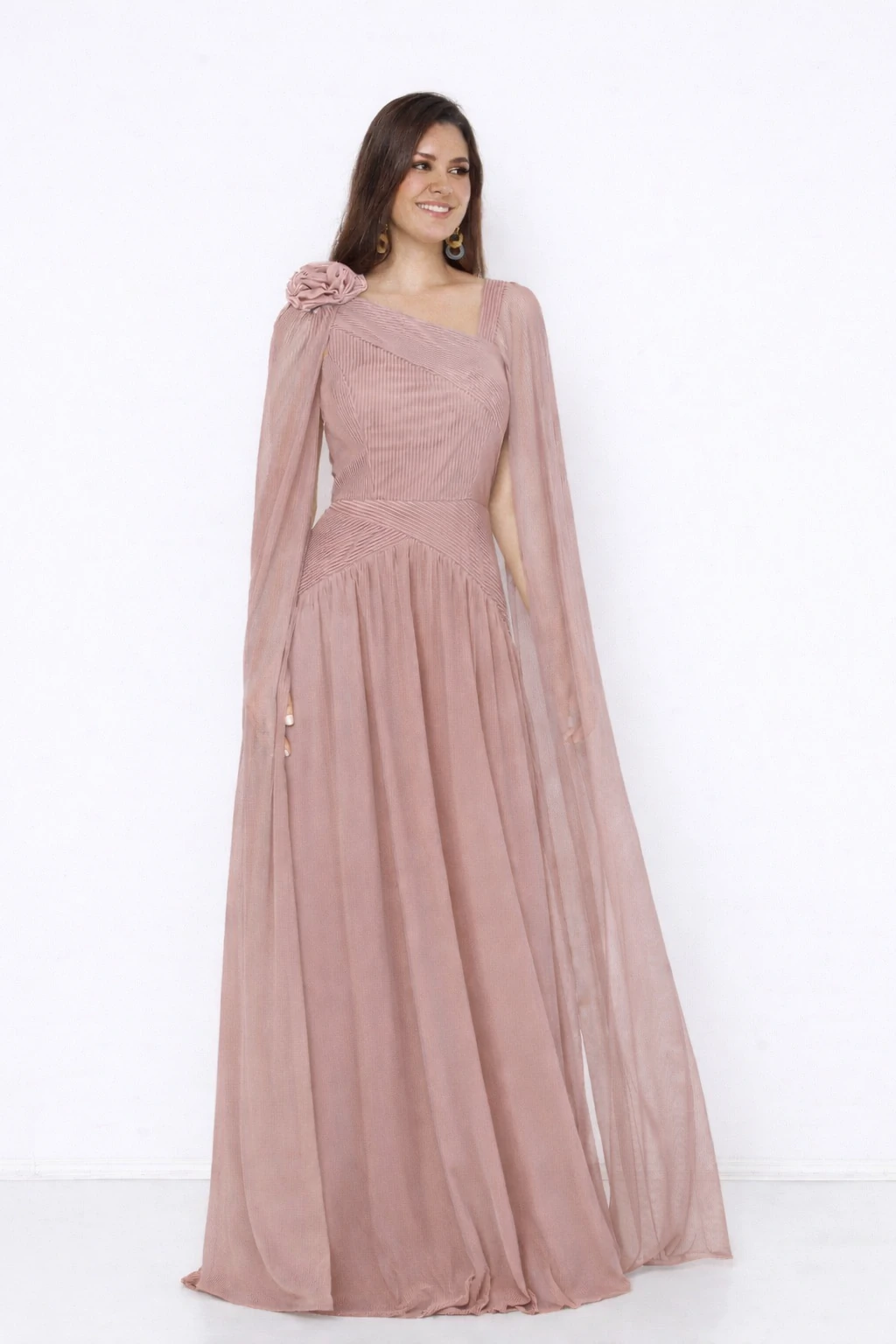 FotoVestido Izabele Tule Manga Capa Detalhe Em Flor