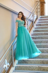 Vestido debutante ombro a ombro