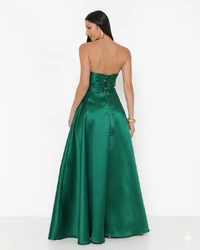 Vestido Nanda Decote Moderno Em Zibeline