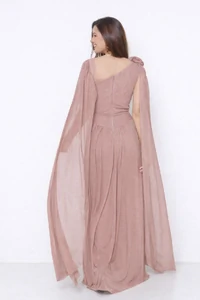 Vestido Izabele Tule Manga Capa Detalhe Em Flor