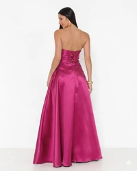 Vestido Nanda Decote Moderno Em Zibeline