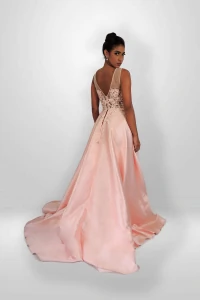 Vestido longo em tule bordado com saia em zibeline