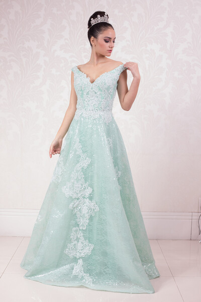 Vestido longo saia rodada e volumosa