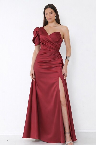 Foto Vestido Livia Em New Span OMbro Assimétrico Longo Fenda