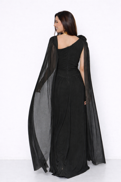 FotoVestido Izabele Tule Manga Capa Detalhe Em Flor