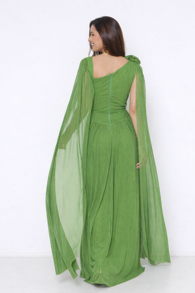 FotoVestido Izabele Tule Manga Capa Detalhe Em Flor